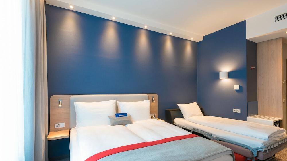 Holiday Inn Express Munich City West By Ihg Bagian luar foto