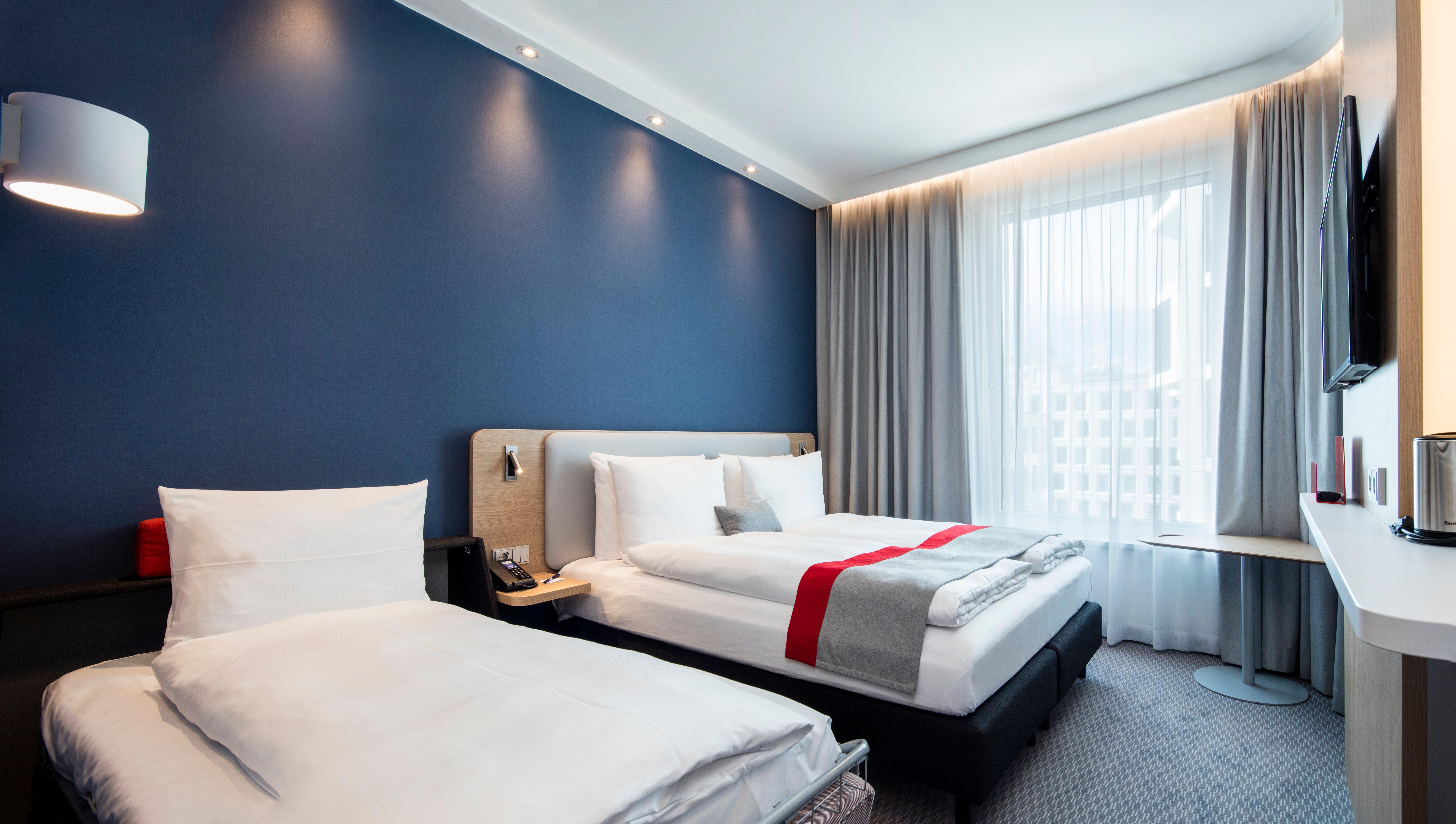 Holiday Inn Express Munich City West By Ihg Bagian luar foto