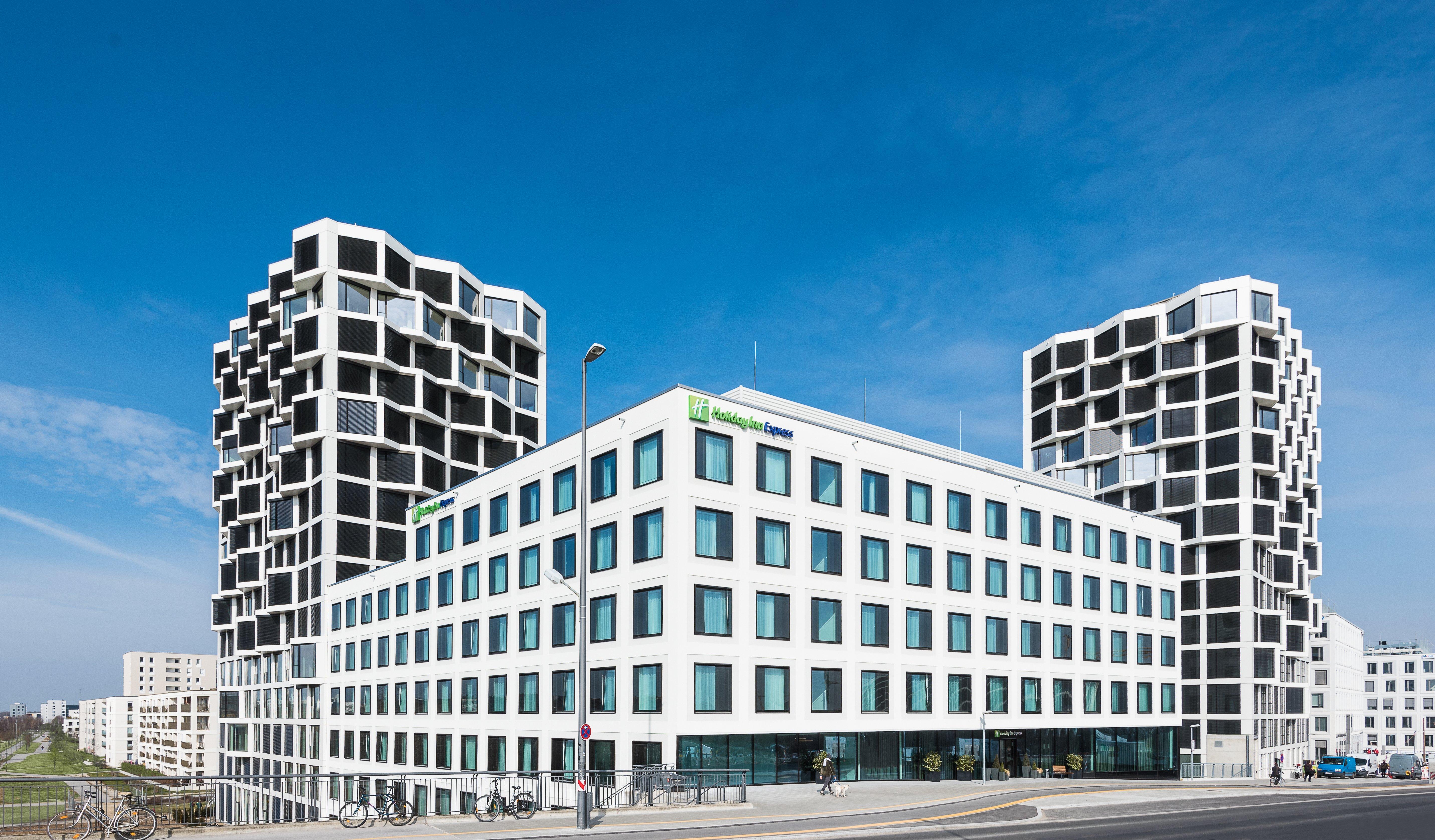 Holiday Inn Express Munich City West By Ihg Bagian luar foto