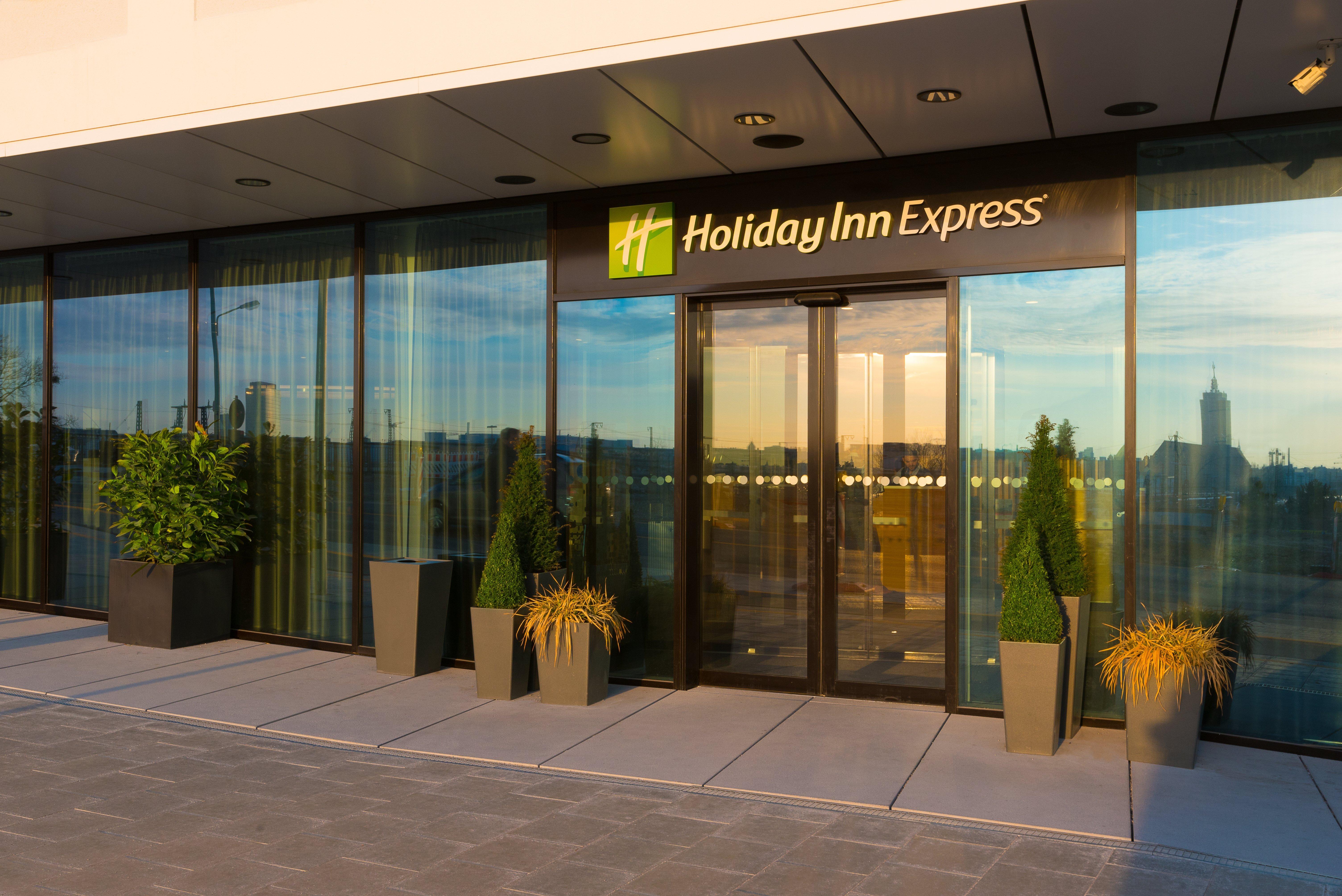 Holiday Inn Express Munich City West By Ihg Bagian luar foto
