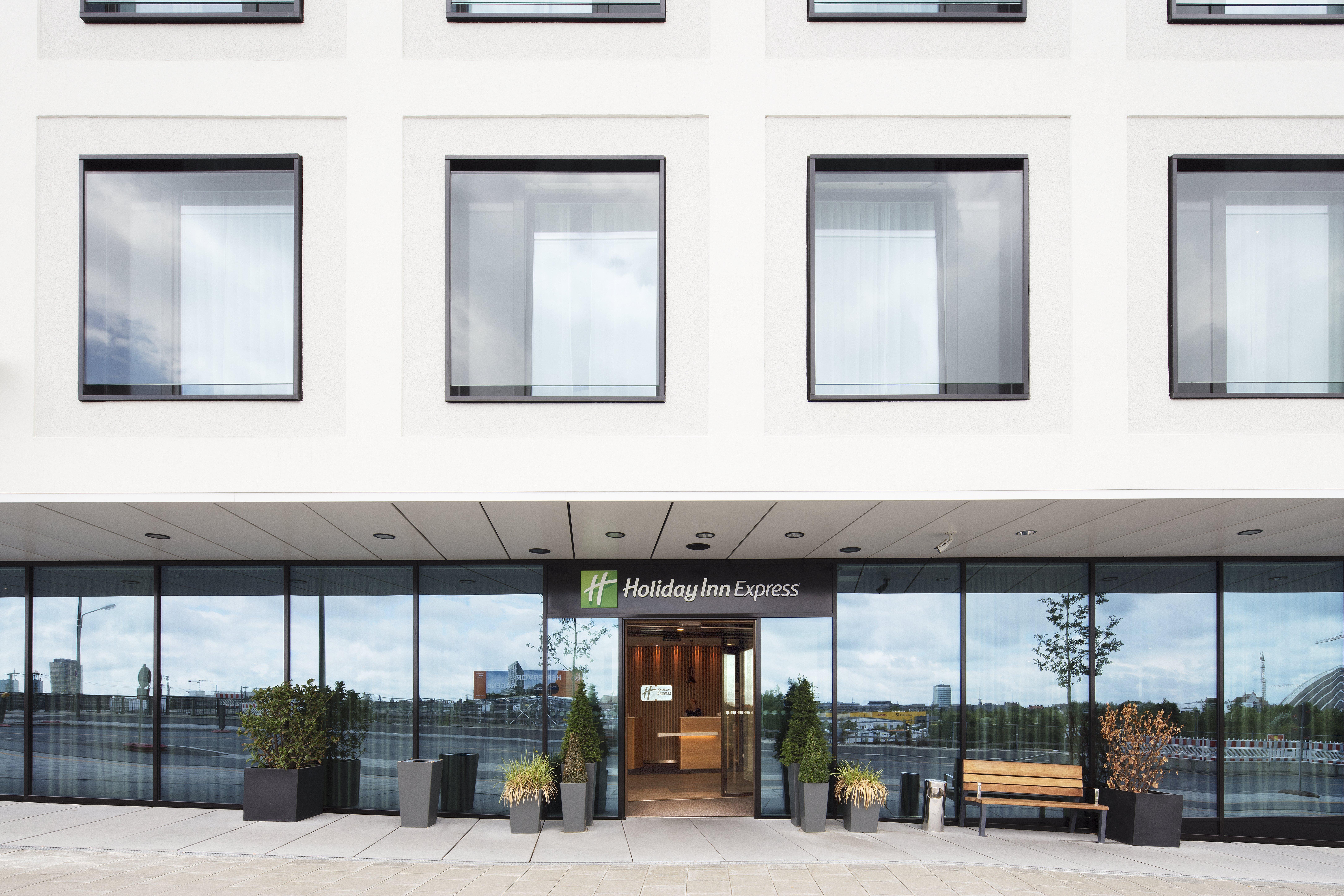 Holiday Inn Express Munich City West By Ihg Bagian luar foto