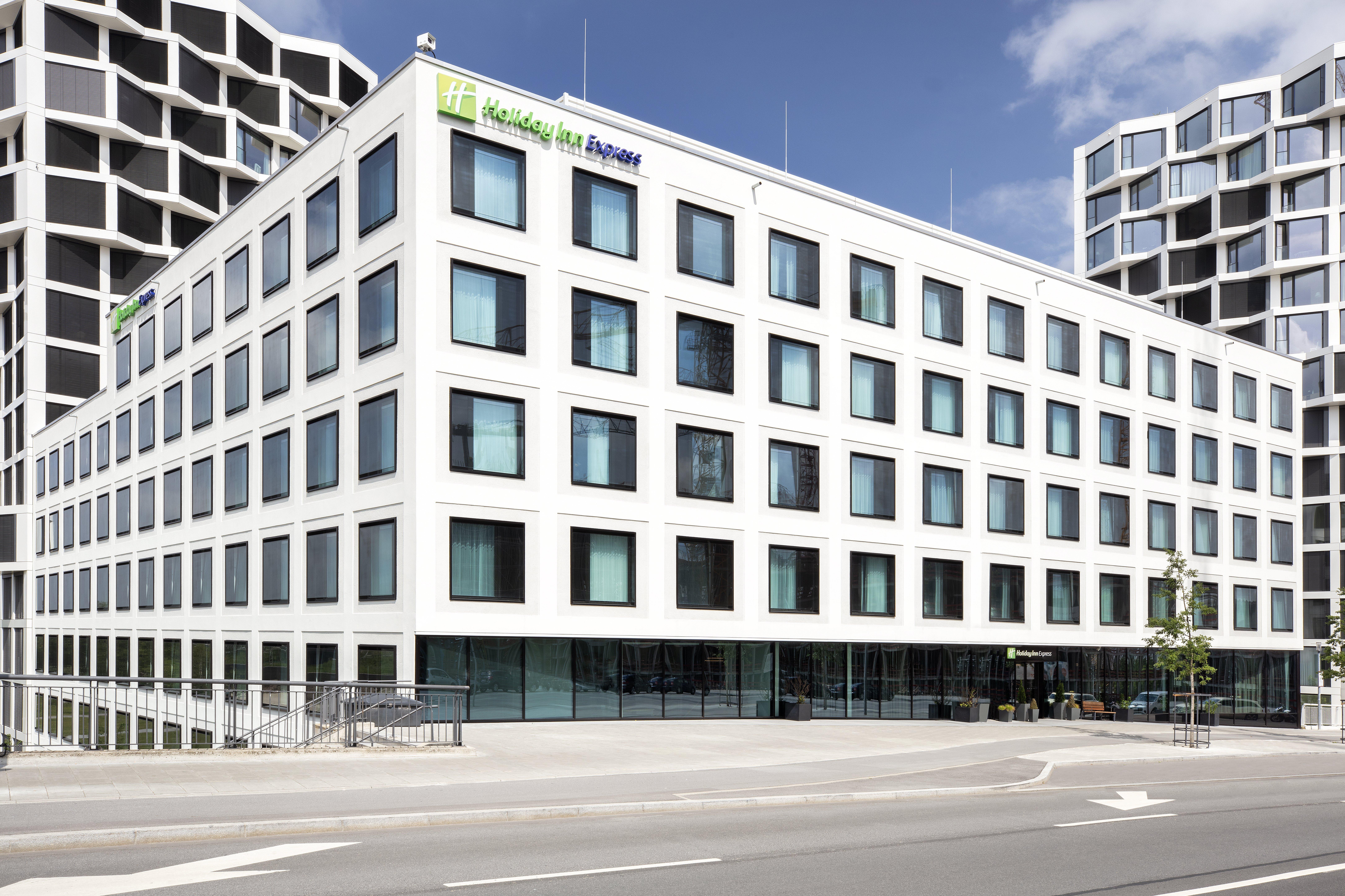 Holiday Inn Express Munich City West By Ihg Bagian luar foto