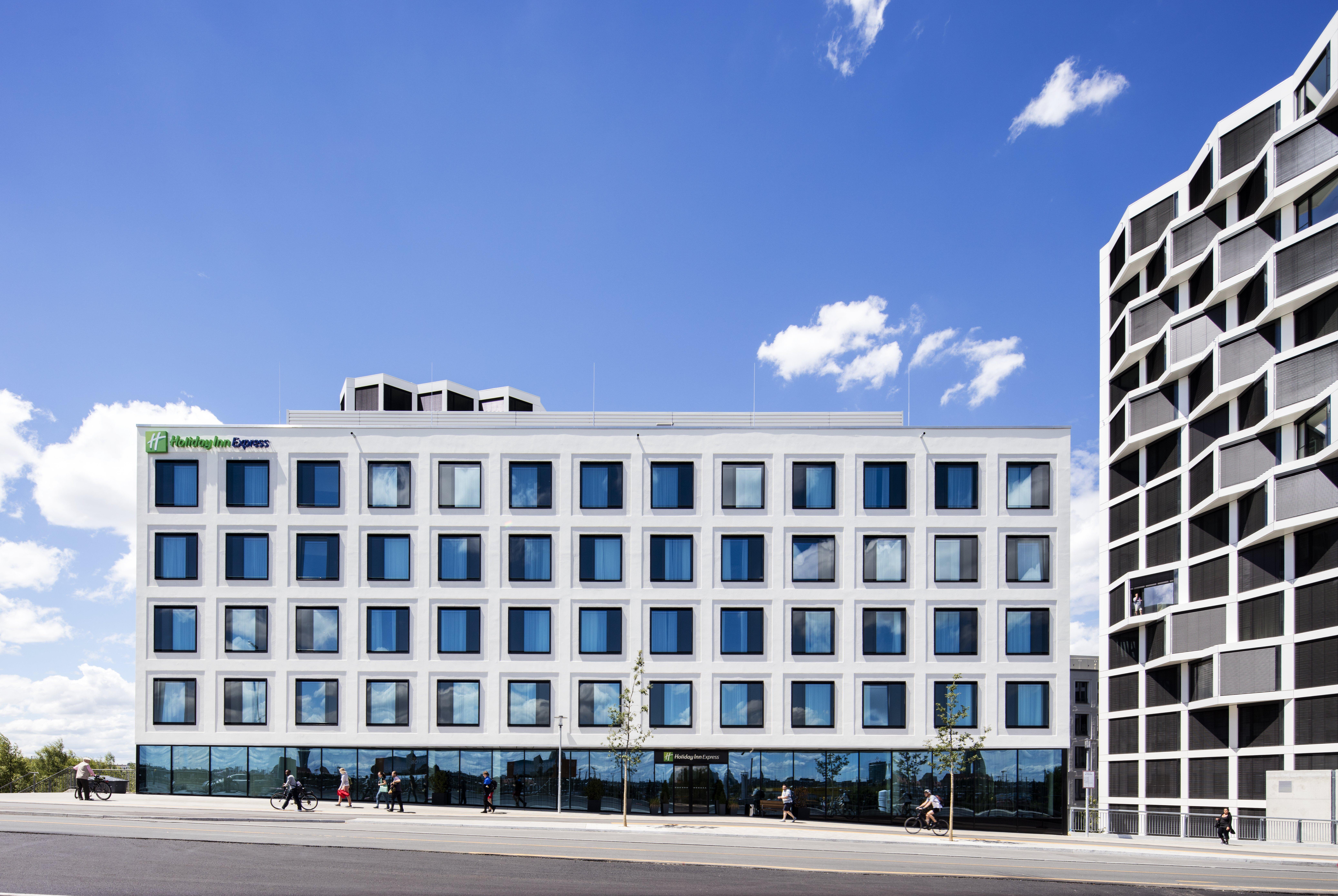 Holiday Inn Express Munich City West By Ihg Bagian luar foto