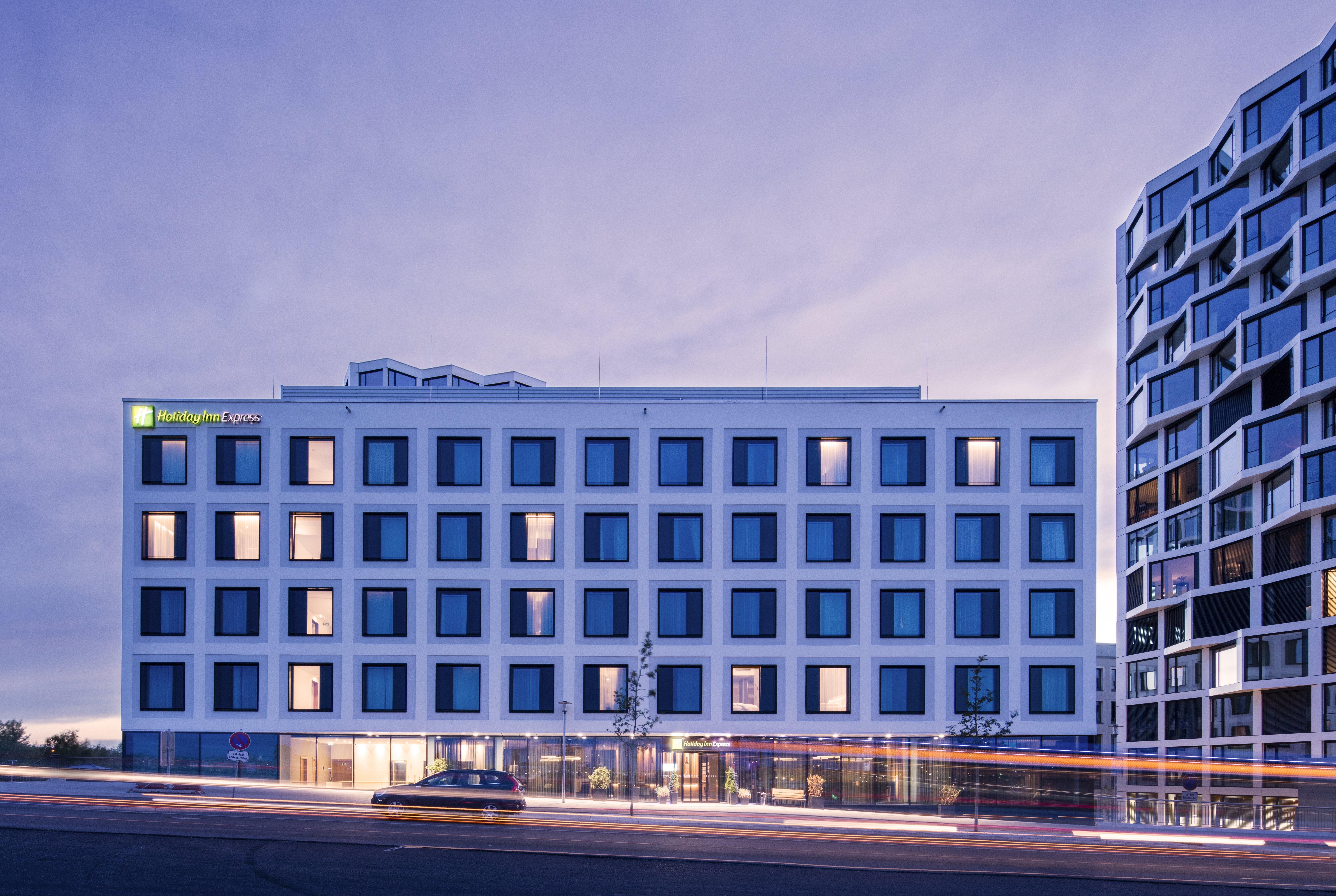 Holiday Inn Express Munich City West By Ihg Bagian luar foto