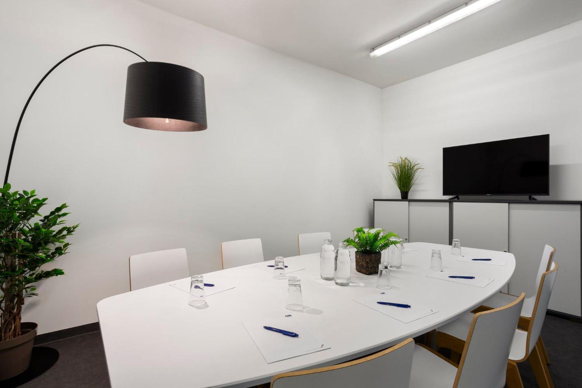Holiday Inn Express Munich City West By Ihg Bagian luar foto