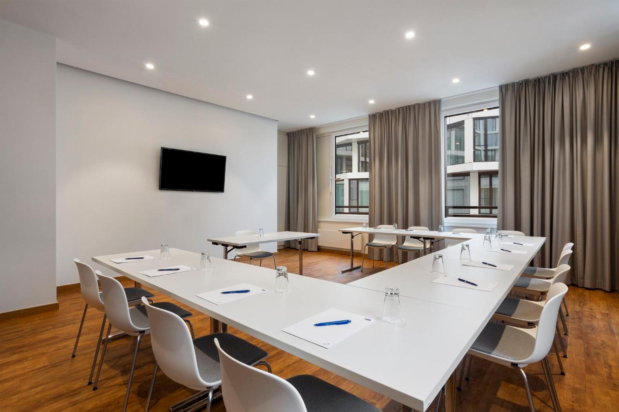 Holiday Inn Express Munich City West By Ihg Bagian luar foto