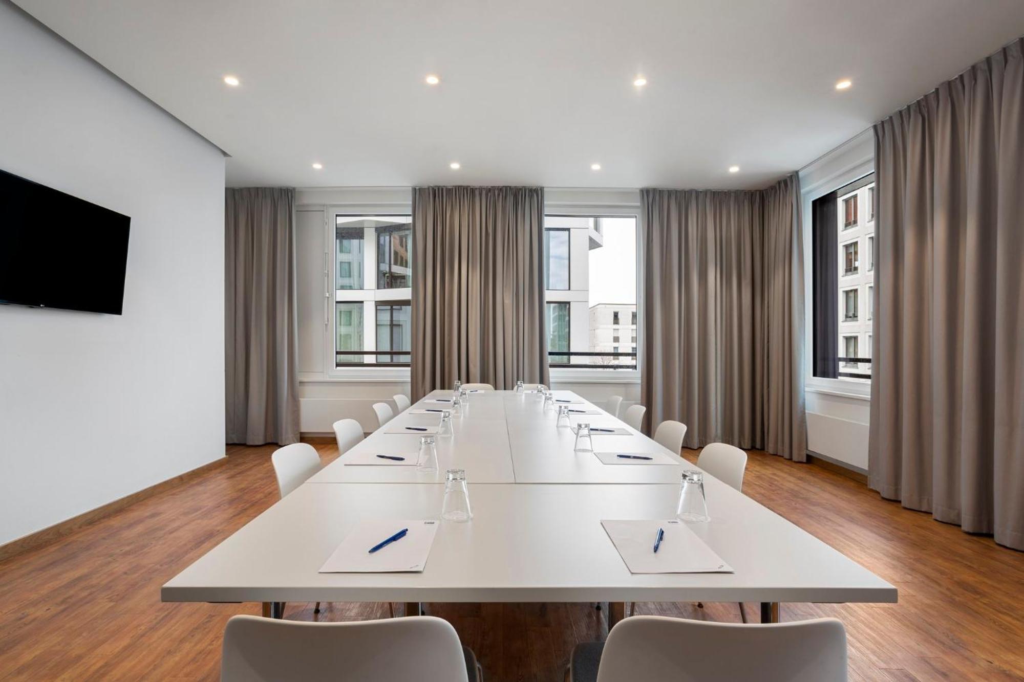 Holiday Inn Express Munich City West By Ihg Bagian luar foto