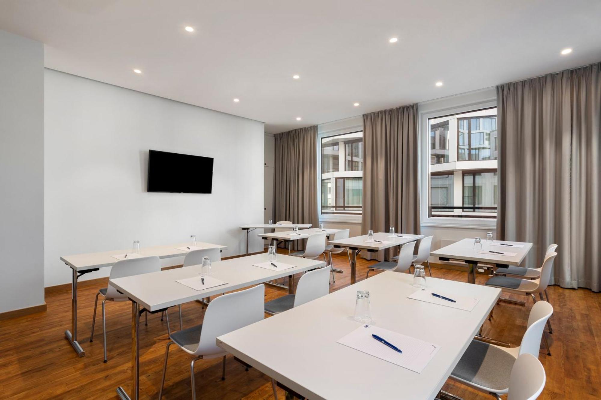 Holiday Inn Express Munich City West By Ihg Bagian luar foto