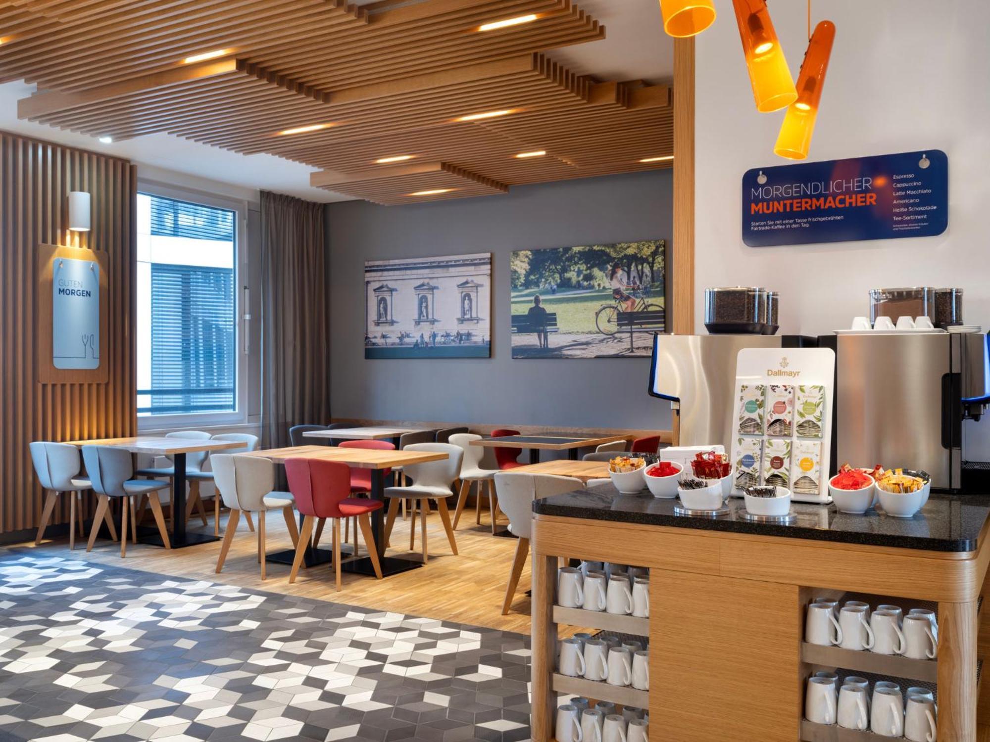 Holiday Inn Express Munich City West By Ihg Bagian luar foto