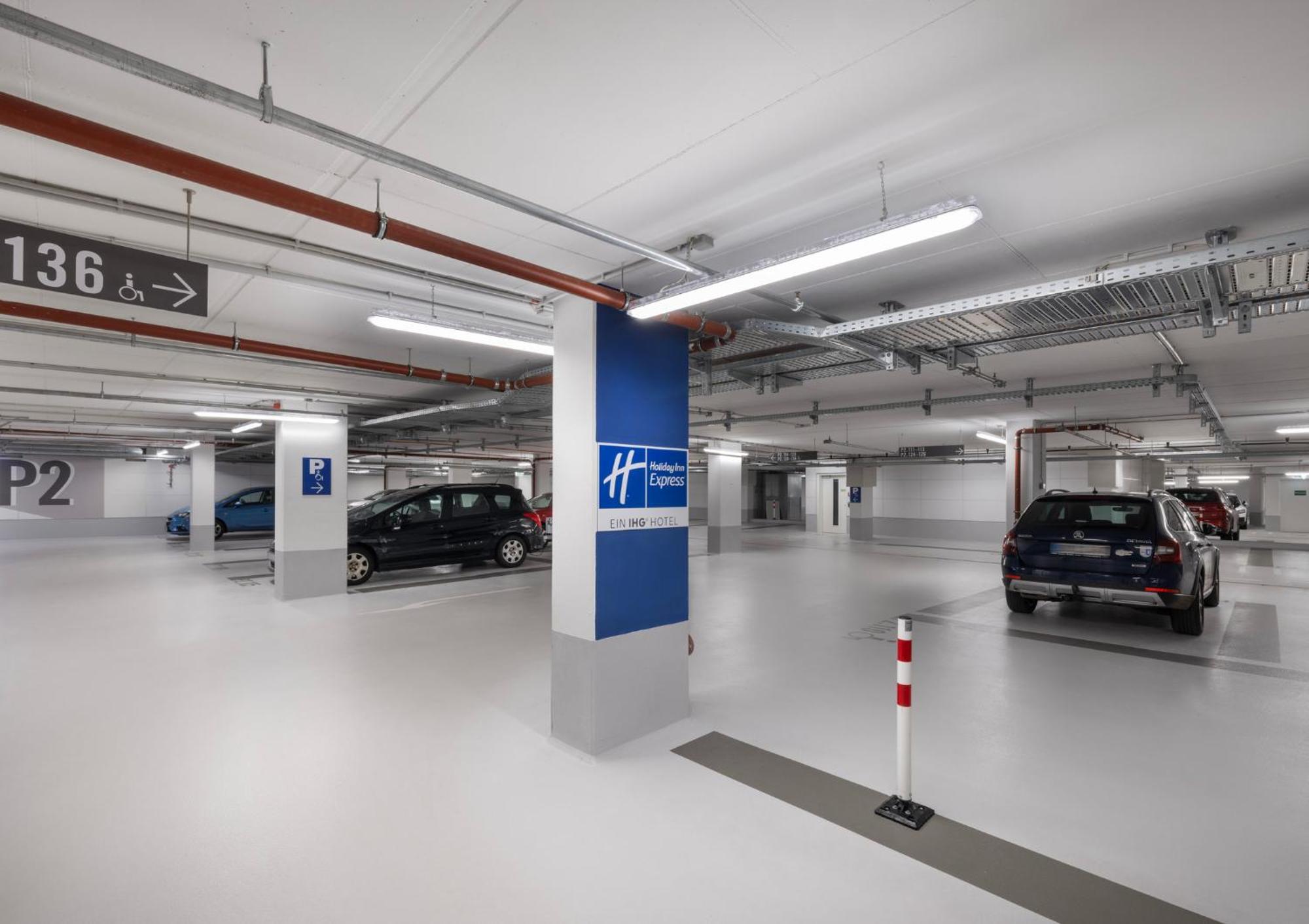 Holiday Inn Express Munich City West By Ihg Bagian luar foto