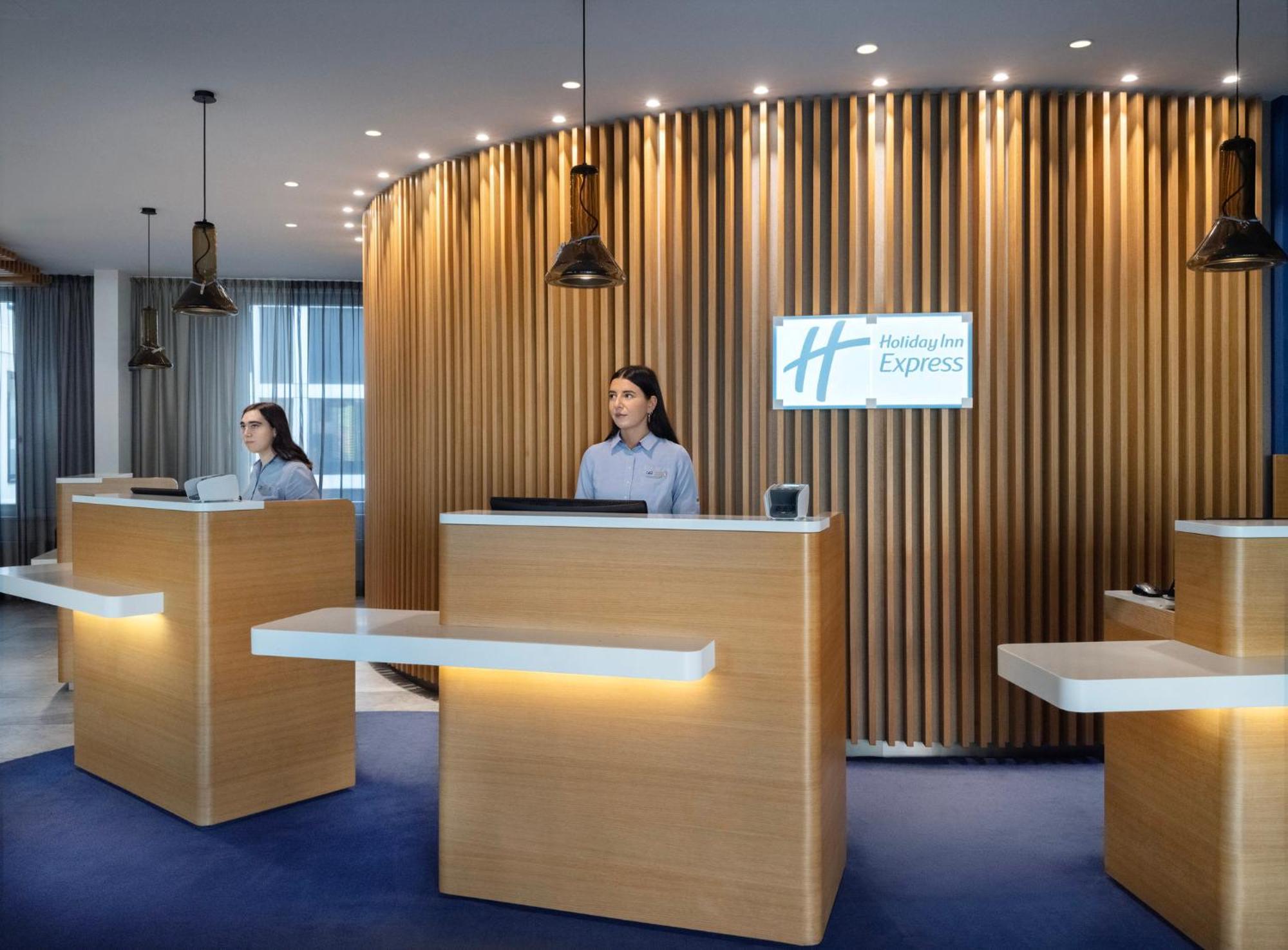 Holiday Inn Express Munich City West By Ihg Bagian luar foto