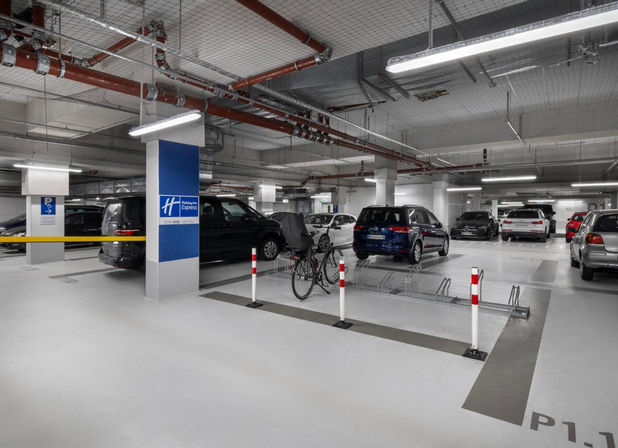 Holiday Inn Express Munich City West By Ihg Bagian luar foto