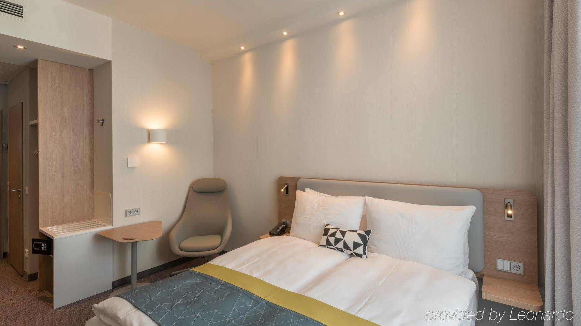 Holiday Inn Express Munich City West By Ihg Bagian luar foto